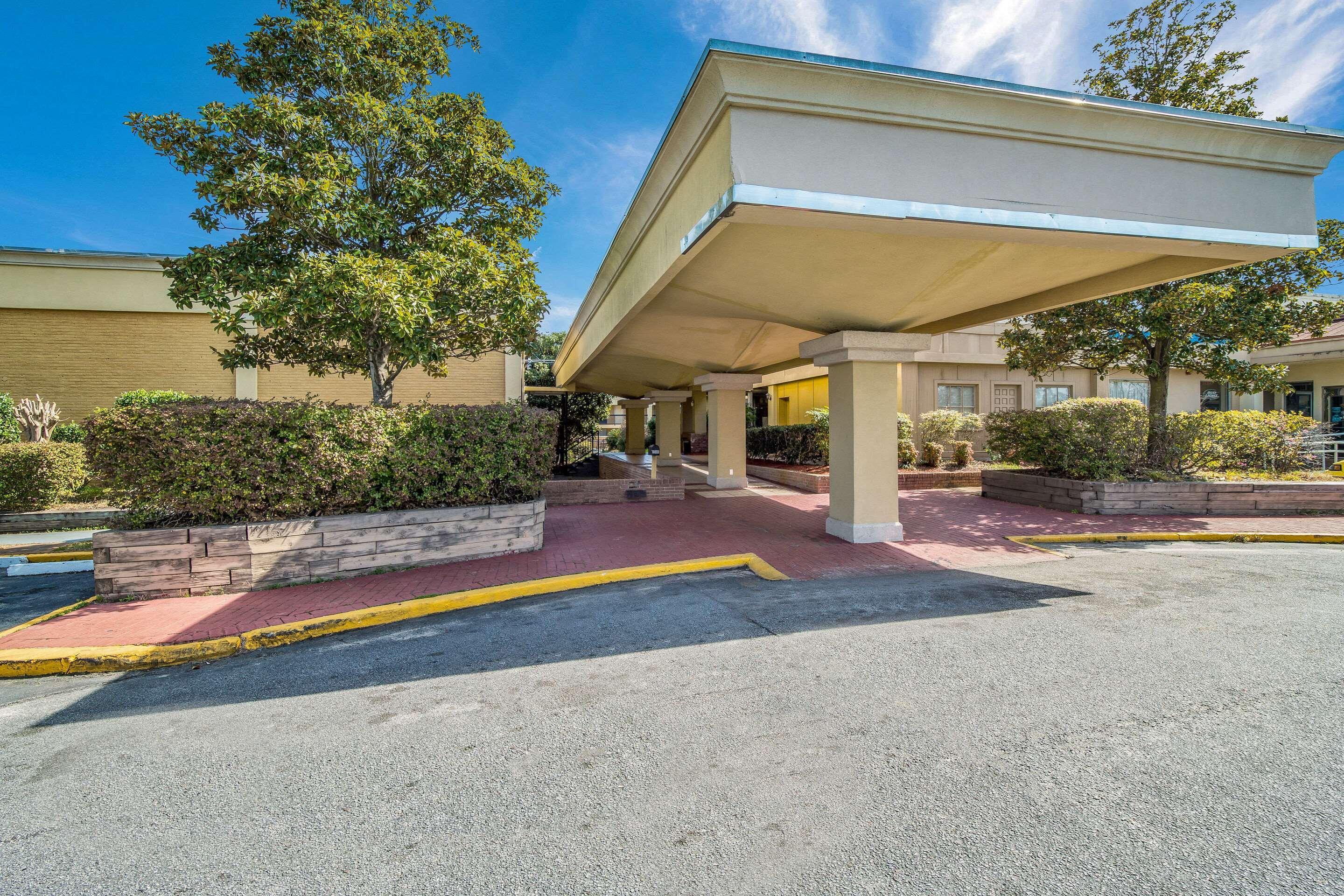 Quality Inn & Suites Conference Center Statesboro Historic District Exterior foto